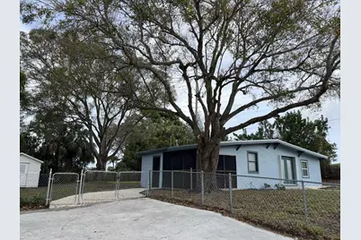 202 Southern Avenue, Fort Pierce, FL 34950 - Photo 1