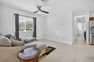 7400 Palomino Dr, Hollywood, FL 33024 - Photo 16