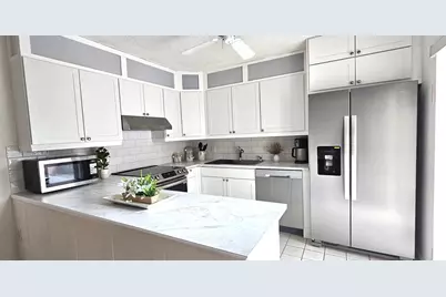 335 S Waverly Place #7a, Vero Beach, FL 32960 - Photo 1