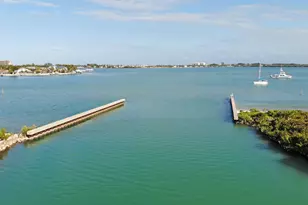 5 Harbour Isle Dr E, Fort Pierce, FL 34949 - Photo 1