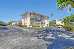 2581 N Garden Dr, Lake Worth, FL 33461 - Photo 1