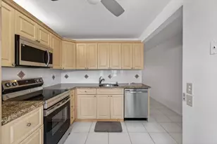 1036 Hythe B, Boca Raton, FL 33434 - Photo 1