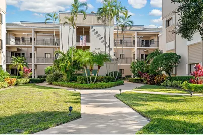 6175 S Mirror Lake Drive #208, Sebastian, FL 32958 - Photo 1