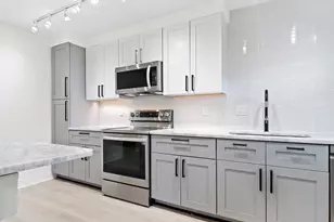 122 S Lakeside Dr, Lake Worth, FL 33460 - Photo 1