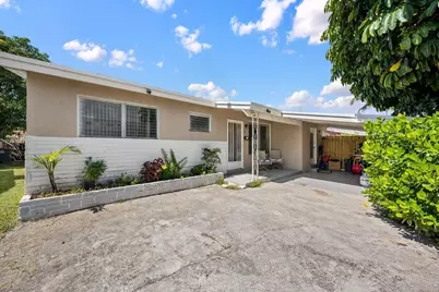 313 SW 7th Street, Hallandale Beach, FL 33009 - Photo 1