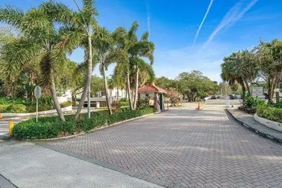 632 NW 13th Street #24, Boca Raton, FL 33486 - Photo 1