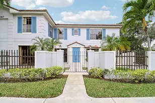 387 Prestwick Ln, Palm Beach Gardens, FL 33418 - Photo 1