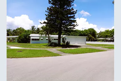 800 Alamanda Drive, North Palm Beach, FL 33408 - Photo 1