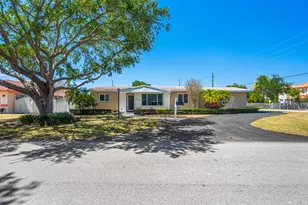 17400 SW 92nd Ct, Miami, FL 33157 - Photo 1