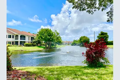 815 W Boynton Beach Boulevard #16-201, Boynton Beach, FL 33426 - Photo 1