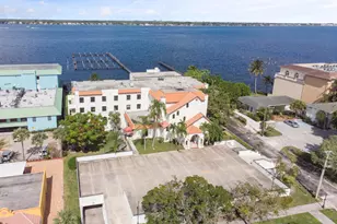 221 SE Osceola St, Stuart, FL 34994 - Photo 1