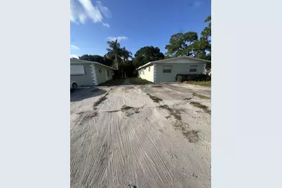 610 Holly Avenue, Fort Pierce, FL 34982 - Photo 1