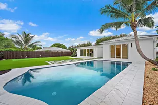 439 Lighthouse Dr, North Palm Beach, FL 33408 - Photo 1