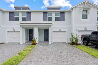 5731 SE Edgewater Circle, Stuart, FL 34997 - Photo 1