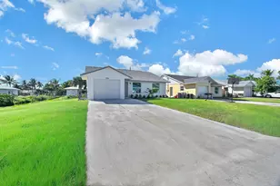 5584 SE Katharine Ave, Stuart, FL 34997 - Photo 1