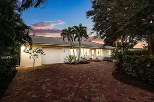 25 NE 10th St, Delray Beach, FL 33444 - Photo 1