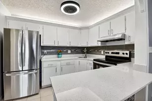 337 Knotty Pine Cir, Greenacres, FL 33463 - Photo 1