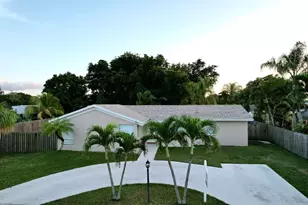 10390 Sleepy Brook Way, Boca Raton, FL 33428 - Photo 1