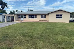 217 NW Ave E, Belle Glade, FL 33430 - Photo 1