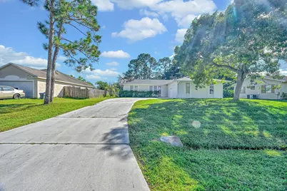 462 NW Sherbrooke Avenue, Port Saint Lucie, FL 34983 - Photo 1