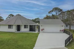 6300 SE Phillips Bend Ave, Stuart, FL 34997 - Photo 1