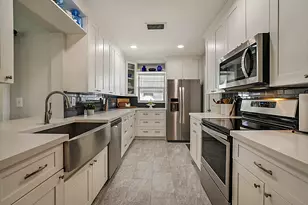 812 SW 5th Ave, Boynton Beach, FL 33426 - Photo 1