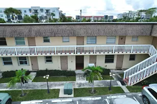 1204 S Lake Dr E, Lantana, FL 33462 - Photo 1