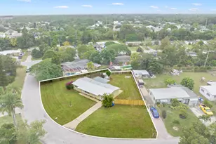 2363 2nd Pl SW, Vero Beach, FL 32962 - Photo 1