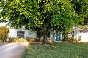 8675 SE Keathley Ct, Hobe Sound, FL 33455 - Photo 1