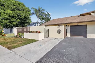235 SW 29th Ave, Delray Beach, FL 33445 - Photo 1