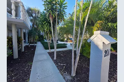 201 S Lakeside Drive #8, Lake Worth Beach, FL 33460 - Photo 1