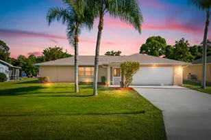 649 SE Clifton Ln, Port Saint Lucie, FL 34983 - Photo 1