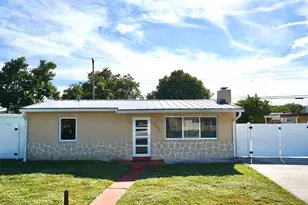 552 Beech Rd, West Palm Beach, FL 33409 - Photo 1