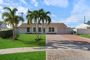 1104 Grandview Cir, West Palm Beach, FL 33411 - Photo 1