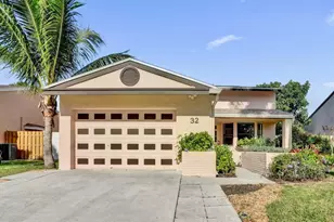 32 Buxton Ln, Boynton Beach, FL 33426 - Photo 1