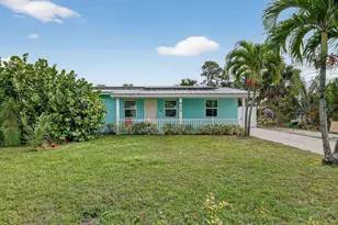 607 SE Cortez Ave, Stuart, FL 34994 - Photo 1