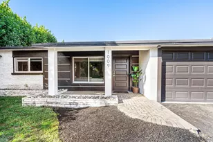 1009 NW 8th St, Boynton Beach, FL 33426 - Photo 1