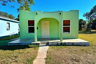 602 S 6th St, Fort Pierce, FL 34950 - Photo 1