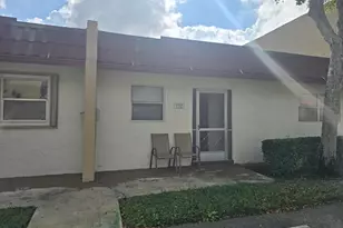 132 Lake Dora Dr, West Palm Beach, FL 33411 - Photo 1