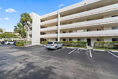 3186 Via Poinciana #111, Lake Worth, FL 33467 - Photo 1