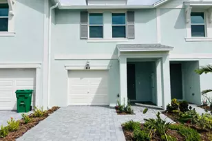 418 Salisbury Cir, Fort Pierce, FL 34982 - Photo 1