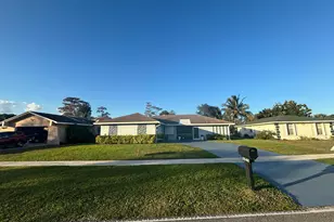 2542 S Canterbury Dr S, Riviera Beach, FL 33407 - Photo 1