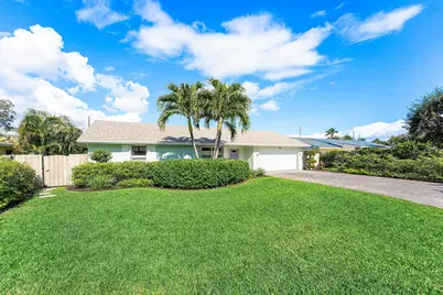 711 SW 27th Terrace, Boynton Beach, FL 33435 - Photo 1