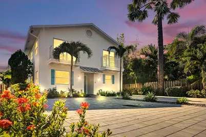 218 NE 10th Street, Delray Beach, FL 33444 - Photo 1
