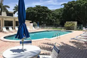 555 N Banyan Tree Ln, Delray Beach, FL 33483 - Photo 1