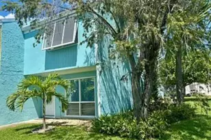 802 Shorewinds Dr, Fort Pierce, FL 34949 - Photo 1