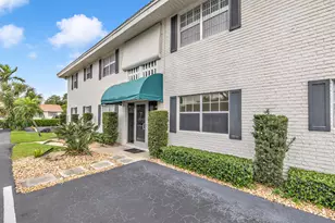 298 SW 6th St, Boca Raton, FL 33432 - Photo 1