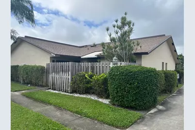2103 Waterview Circle, Palm Springs, FL 33461 - Photo 1