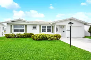 902 SW 6th Ave, Boynton Beach, FL 33426 - Photo 1