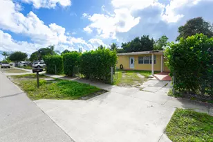 740 Aspen Rd, West Palm Beach, FL 33409 - Photo 1